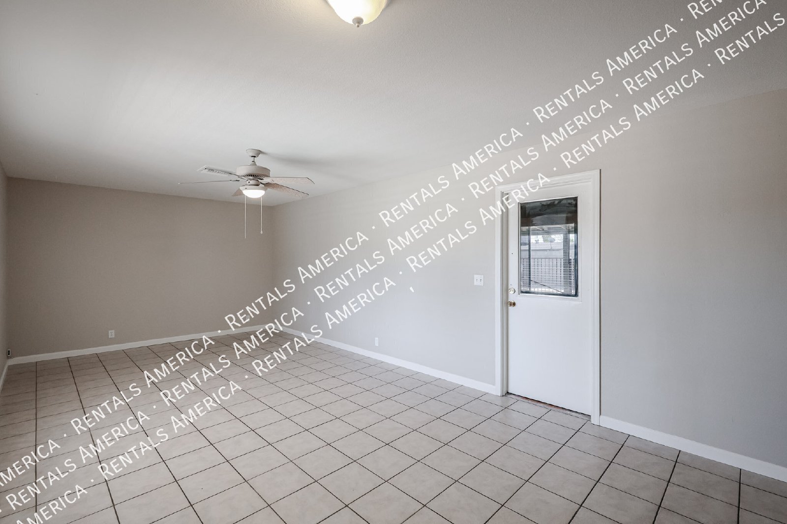 No HOA  Diving Pool  Mesa Home- 3 bedrooms 2 bath property image