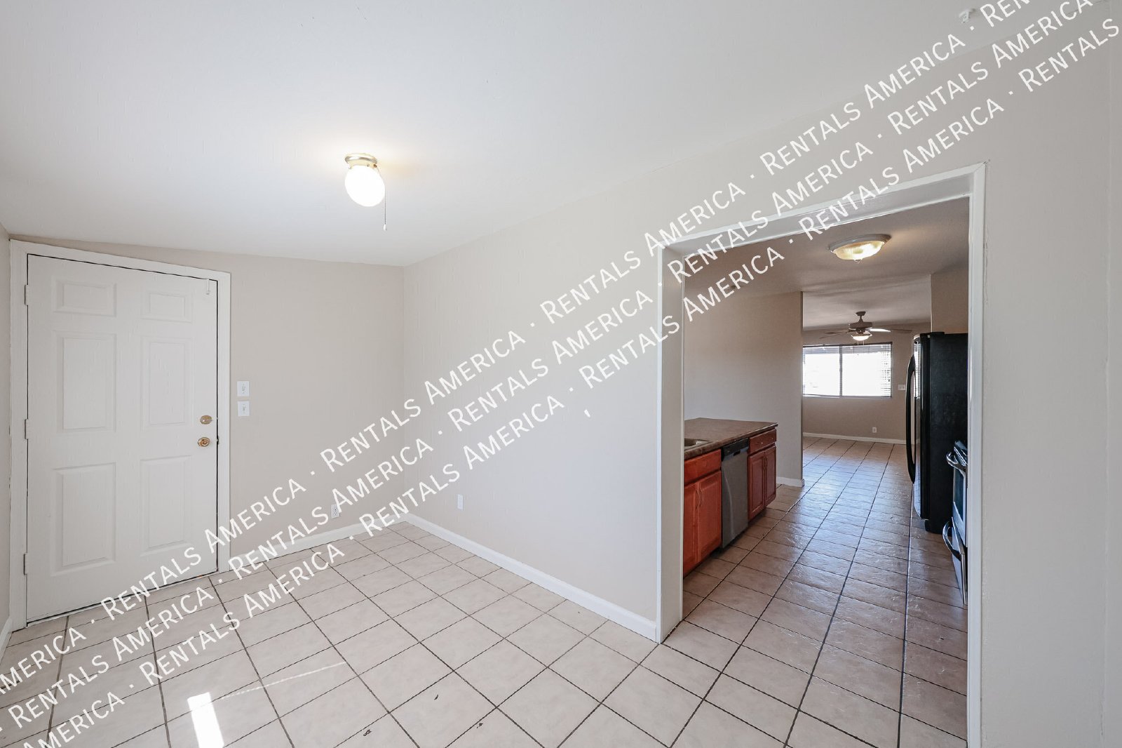No HOA  Diving Pool  Mesa Home- 3 bedrooms 2 bath property image
