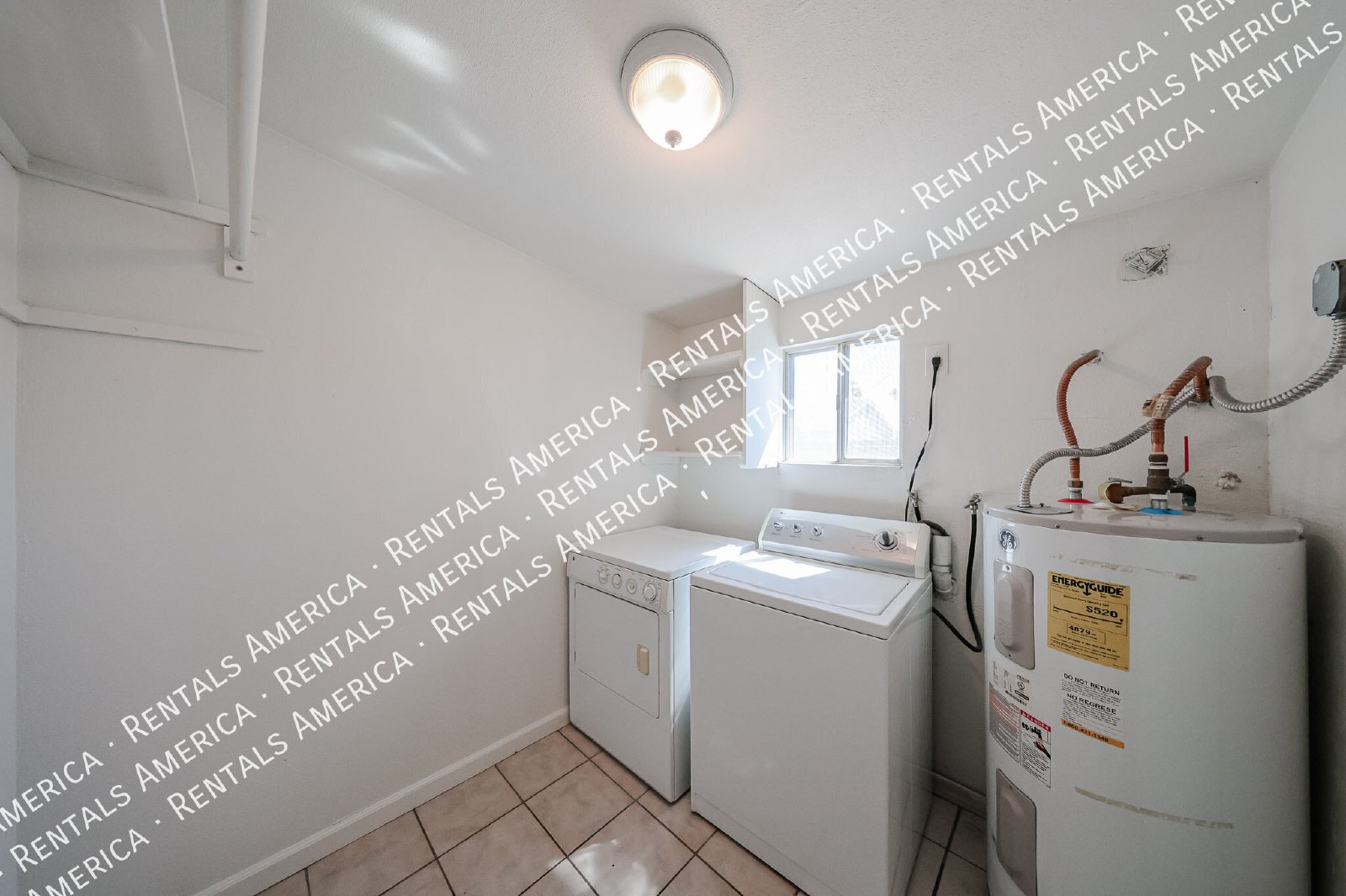 No HOA  Diving Pool  Mesa Home- 3 bedrooms 2 bath property image