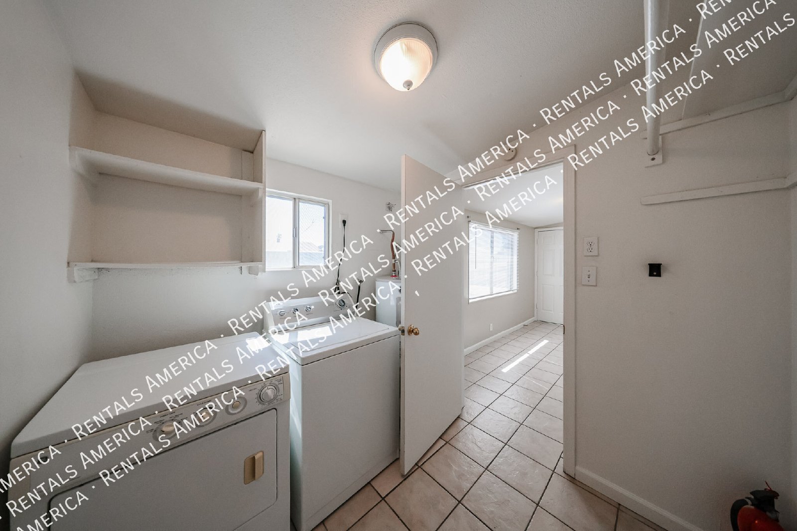 No HOA  Diving Pool  Mesa Home- 3 bedrooms 2 bath property image
