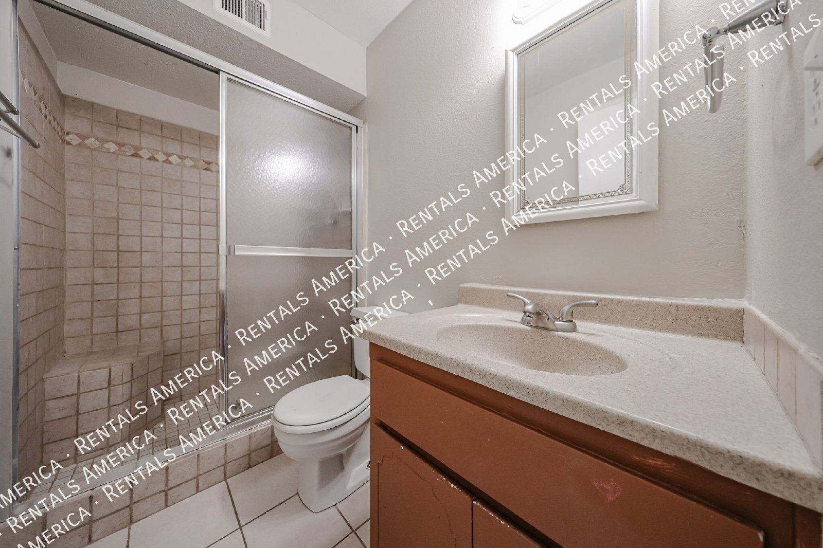 No HOA  Diving Pool  Mesa Home- 3 bedrooms 2 bath property image