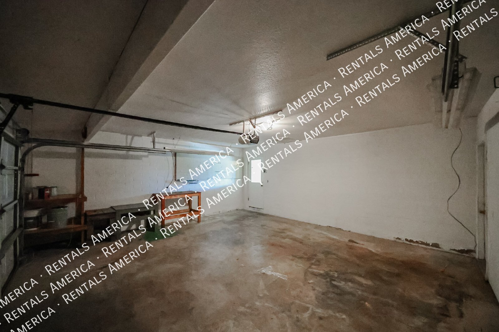No HOA  Diving Pool  Mesa Home- 3 bedrooms 2 bath property image