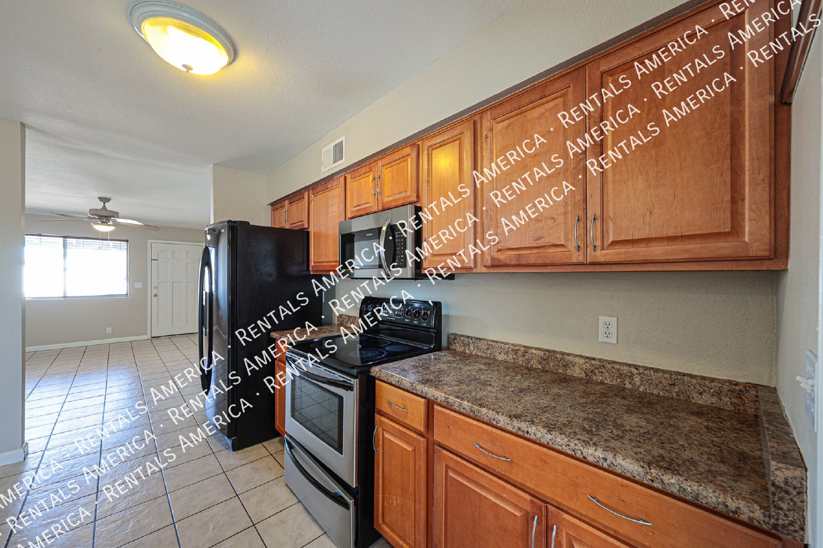 No HOA  Diving Pool  Mesa Home- 3 bedrooms 2 bath property image