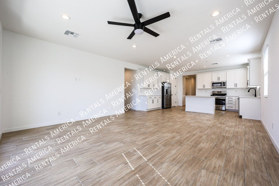 MOVE IN SPECIAL!!!! AVAILABLE NOW FOR IMMEDIATE MOVE IN property image