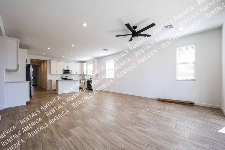 MOVE IN SPECIAL!!!! AVAILABLE NOW FOR IMMEDIATE MOVE IN property image
