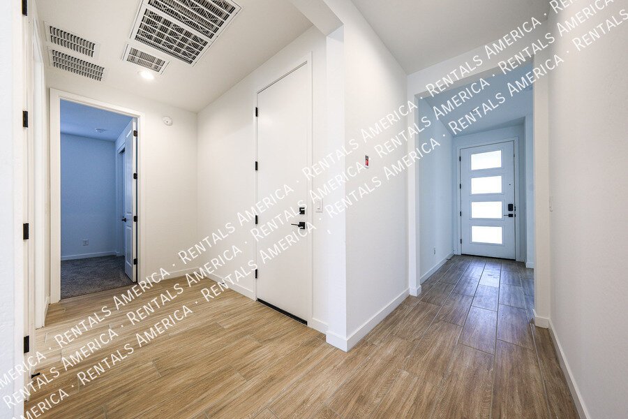 MOVE IN SPECIAL!!!! AVAILABLE NOW FOR IMMEDIATE MOVE IN property image