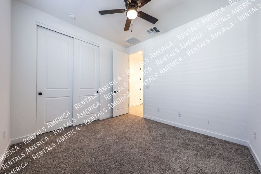 MOVE IN SPECIAL!!!! AVAILABLE NOW FOR IMMEDIATE MOVE IN property image