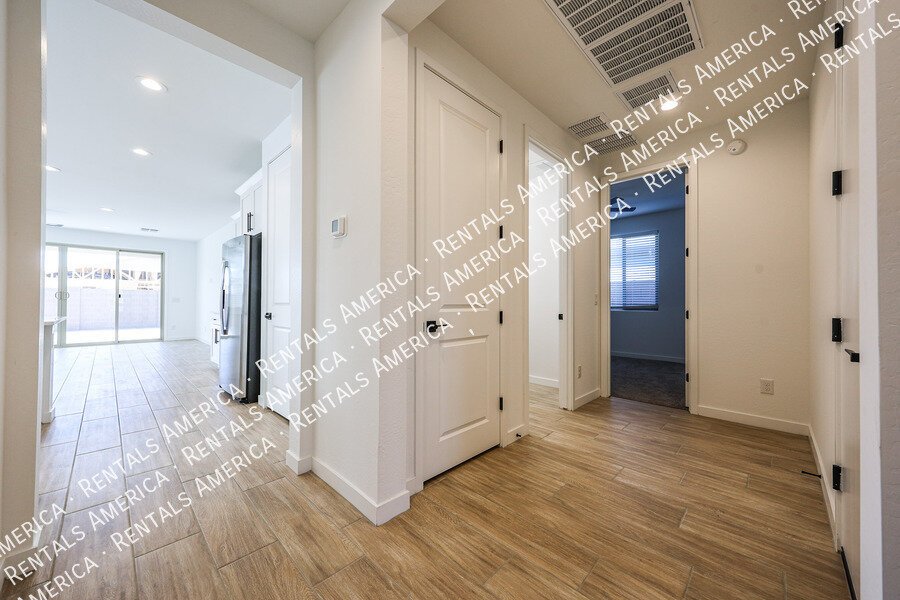 MOVE IN SPECIAL!!!! AVAILABLE NOW FOR IMMEDIATE MOVE IN property image