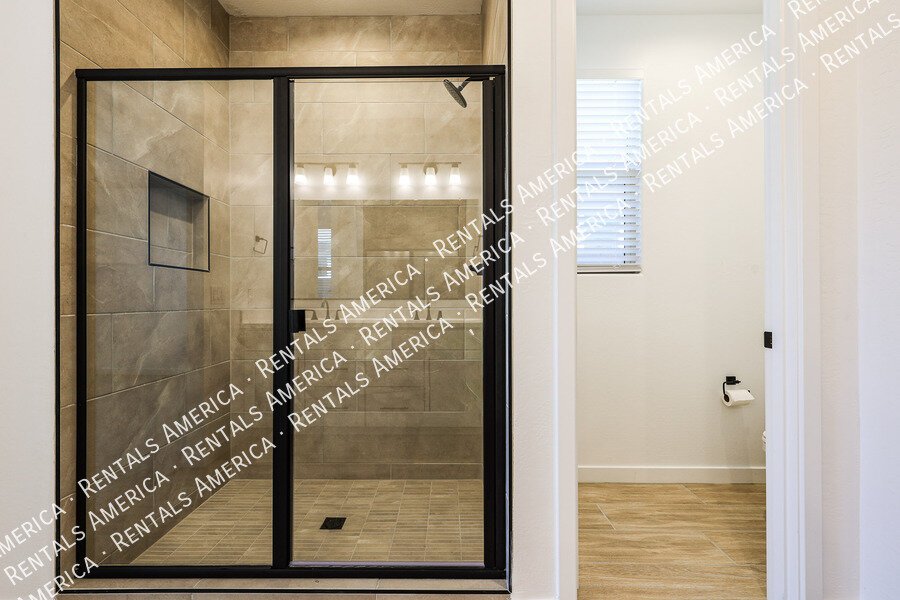 MOVE IN SPECIAL!!!! AVAILABLE NOW FOR IMMEDIATE MOVE IN property image