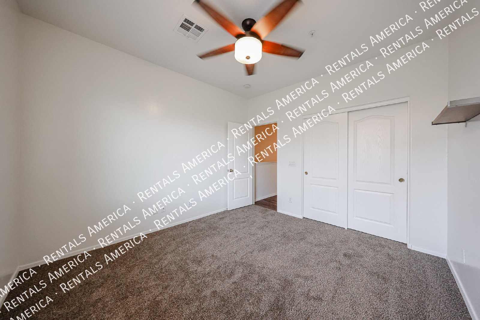Gated Community! 3 Bedroom Townhouse w/ 2 Car Garage! property image