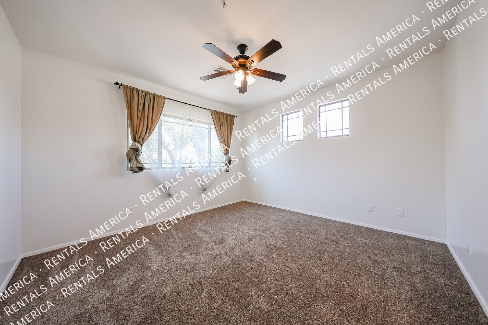 Gated Community! 3 Bedroom Townhouse w/ 2 Car Garage! property image
