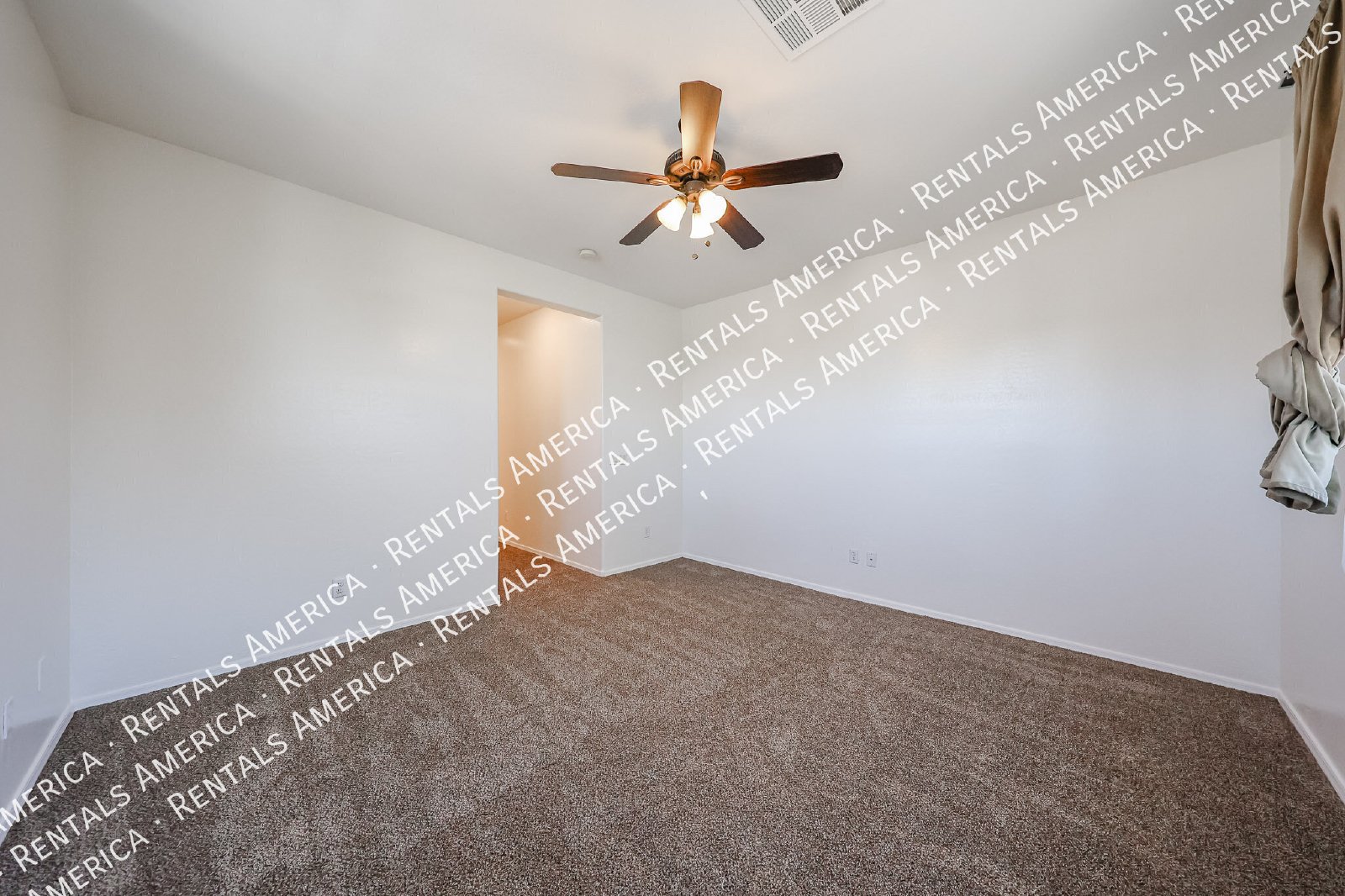 Gated Community! 3 Bedroom Townhouse w/ 2 Car Garage! property image