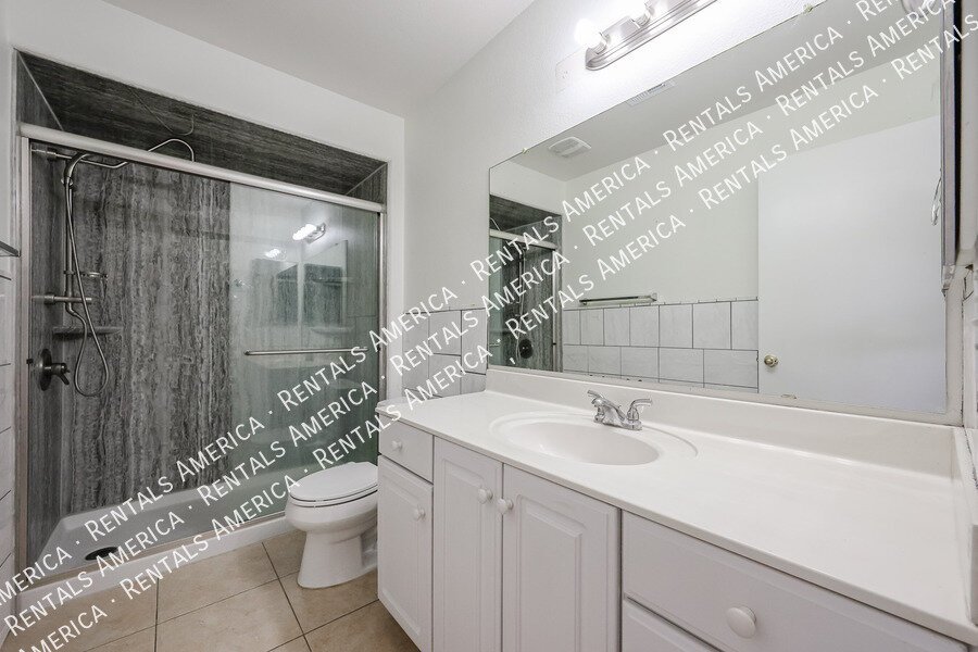 Spacious 5-Bedroom Home with Private Pool in Chandler property image