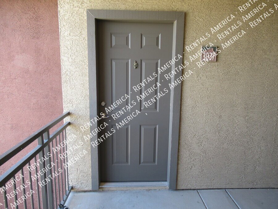 Spaciious 3RD Floor 1 BD 1BA Condo in the Gated Red Rox Community! property image