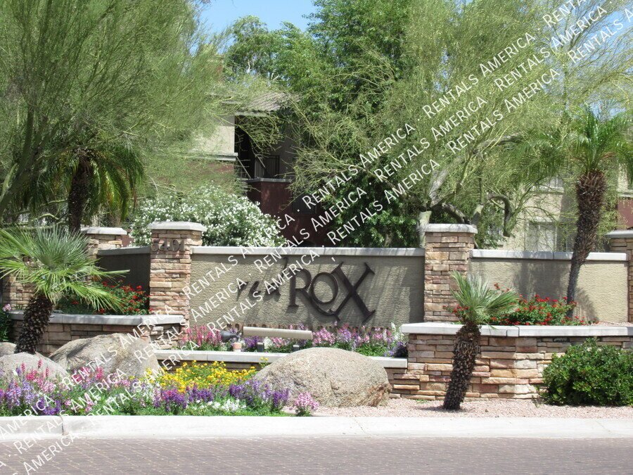 Spaciious 3RD Floor 1 BD 1BA Condo in the Gated Red Rox Community! property image