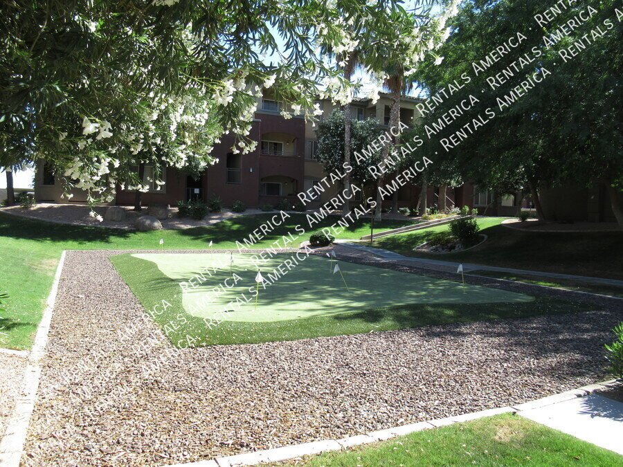 Spaciious 3RD Floor 1 BD 1BA Condo in the Gated Red Rox Community! property image