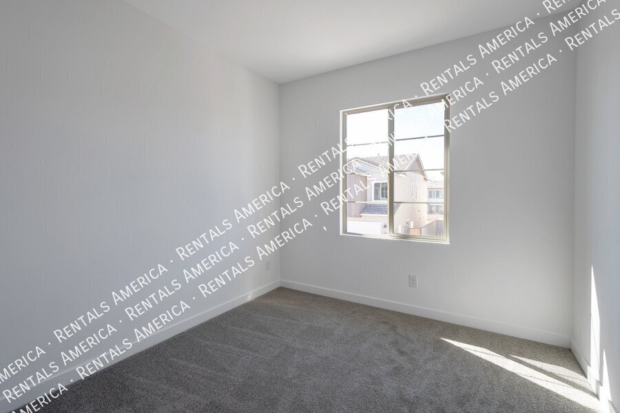 4 BEDROOM IN EASTMARK property image