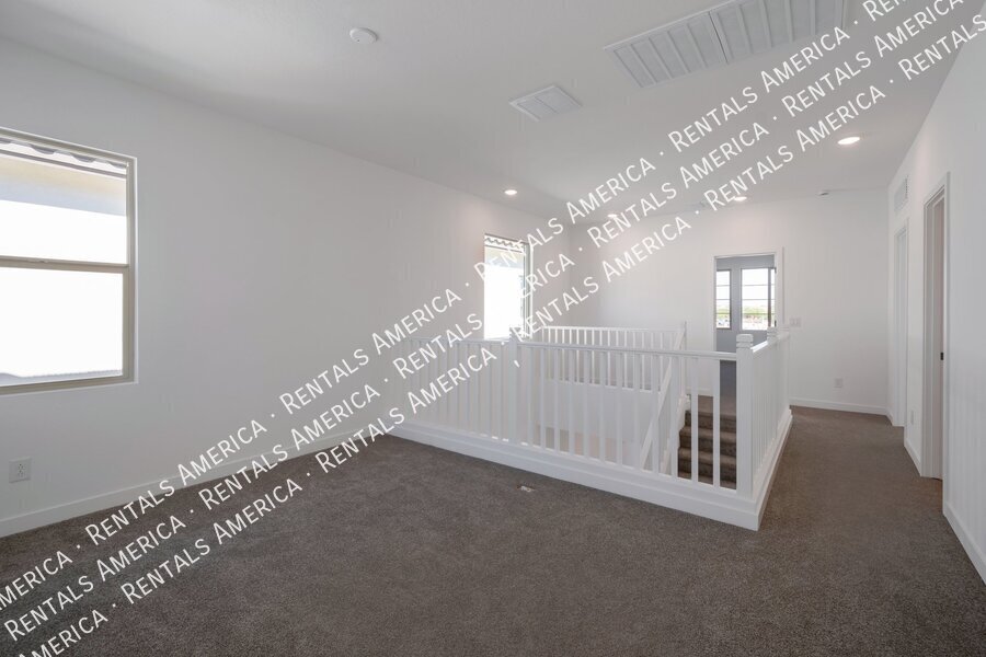 4 BEDROOM IN EASTMARK property image