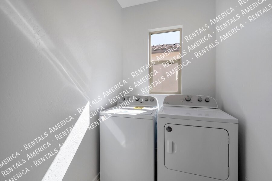 4 BEDROOM IN EASTMARK property image