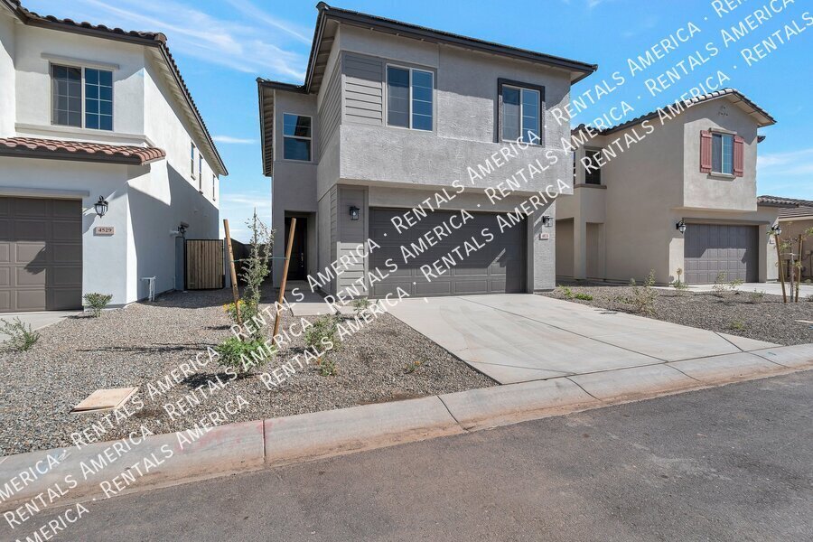 4 BEDROOM IN EASTMARK property image