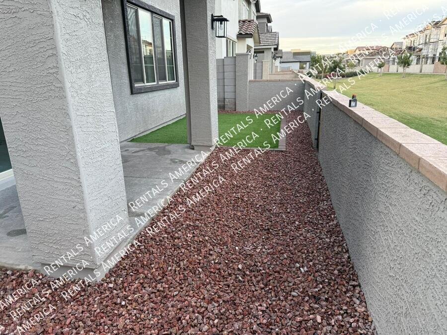 4 BEDROOM IN EASTMARK property image