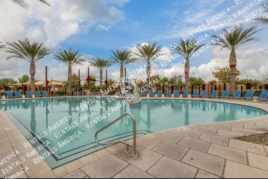 4 BEDROOM IN EASTMARK property image
