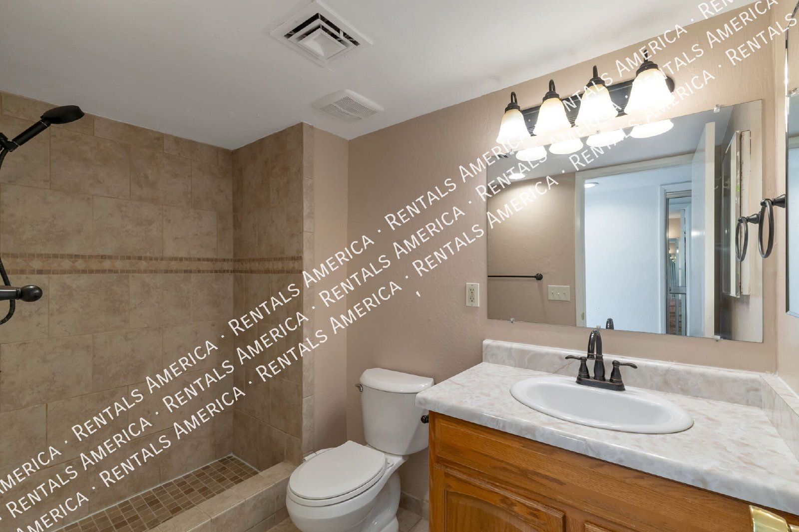 Stylish 2 Bedroom 2 Bathroom Townhome property image