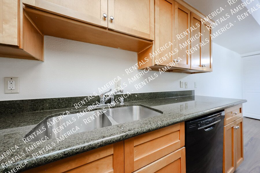 Updated Condo in Maryland Manor-$500 off M/I by 10/30 property image