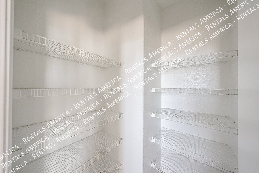 MOVE IN SPECIAL!!!!! TWO WEEKS FREE!!! property image