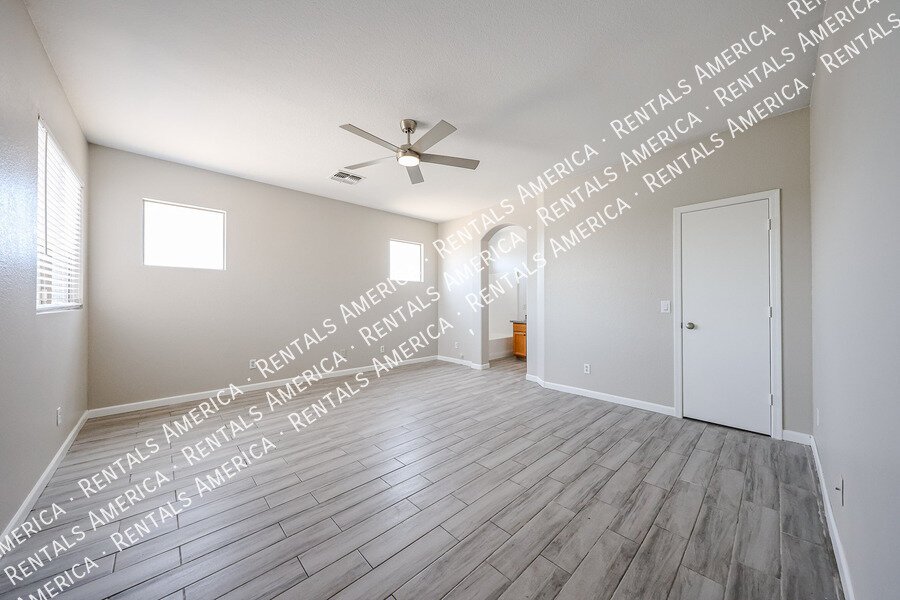 MOVE IN SPECIAL!!!!! TWO WEEKS FREE!!! property image
