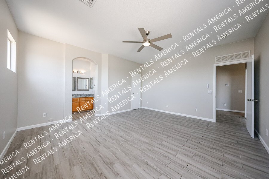 MOVE IN SPECIAL!!!!! TWO WEEKS FREE!!! property image