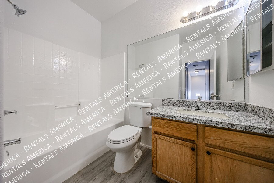 MOVE IN SPECIAL!!!!! TWO WEEKS FREE!!! property image