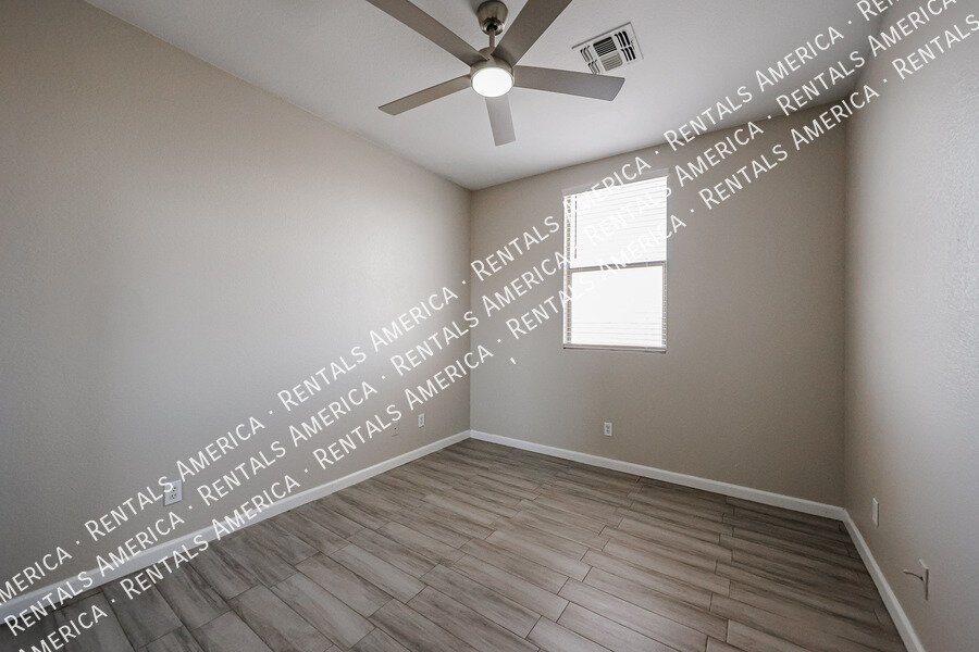 MOVE IN SPECIAL!!!!! TWO WEEKS FREE!!! property image