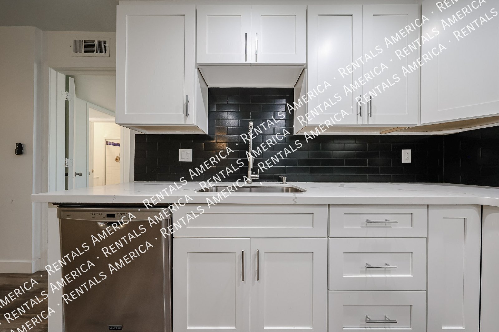 2 Bedroom Condo in Arcadia available for immediate Move in! property image