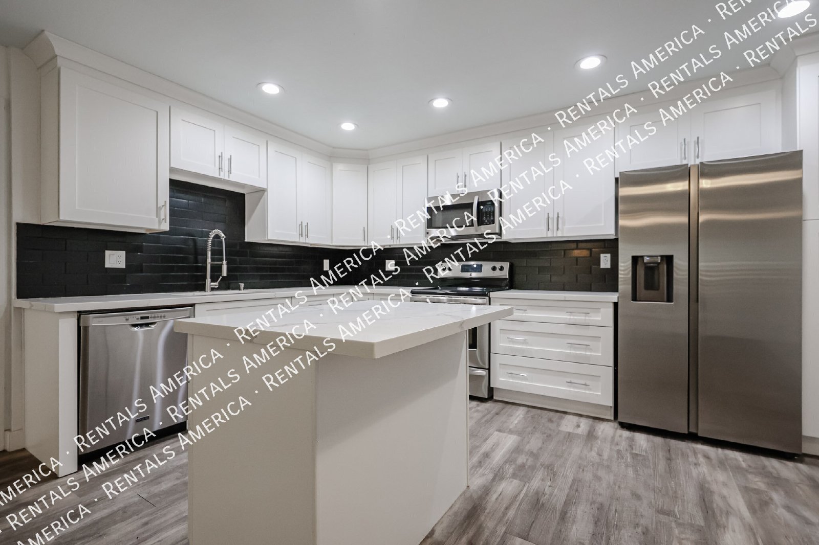 2 Bedroom Condo in Arcadia available for immediate Move in! property image