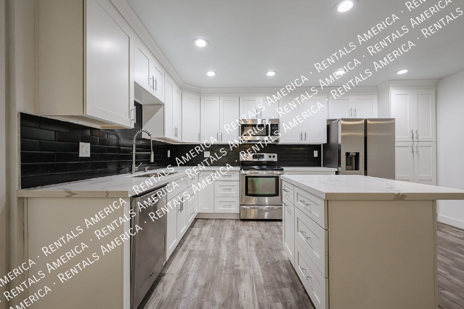 2 Bedroom Condo in Arcadia available for immediate Move in! property image