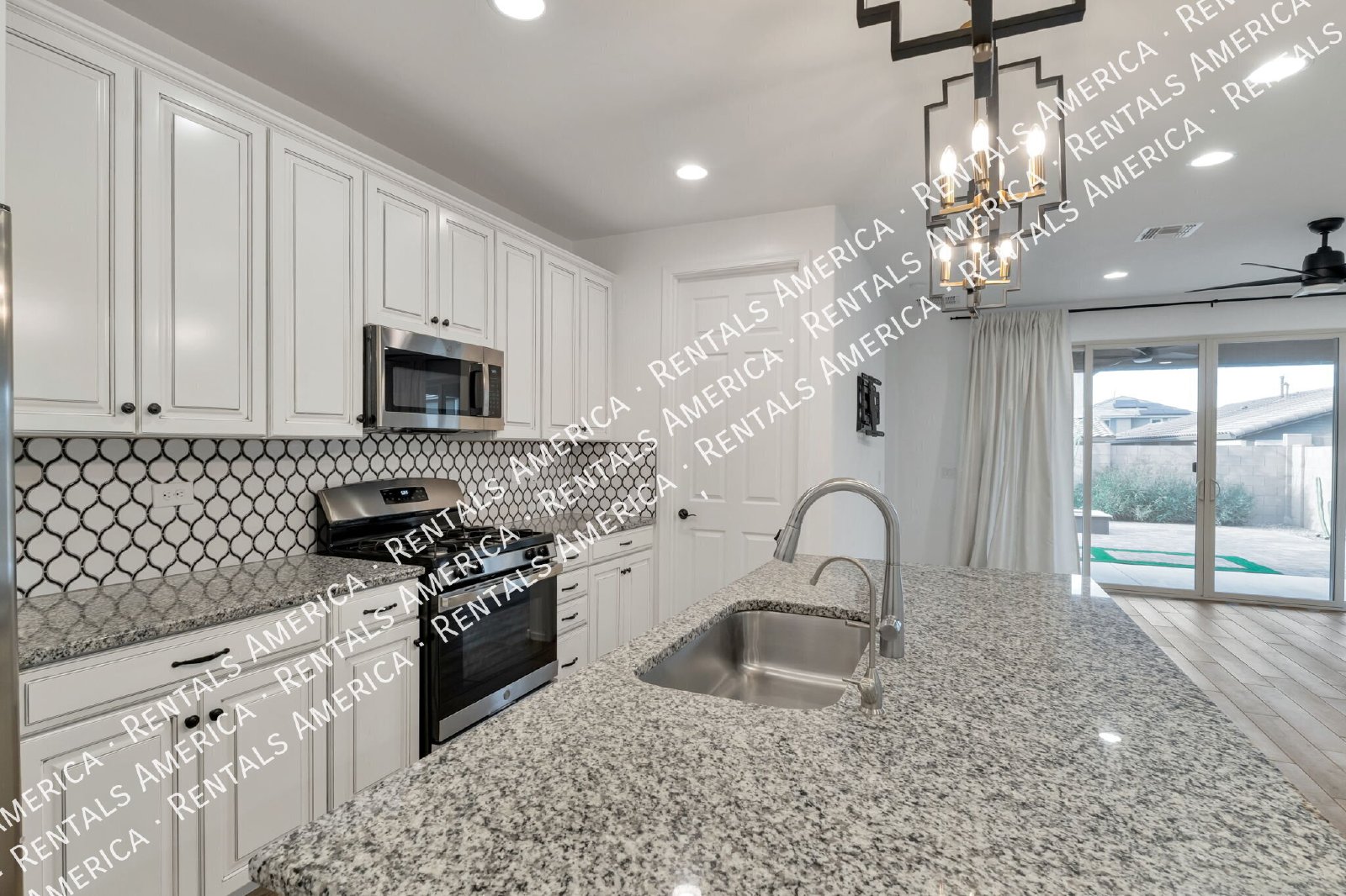 Beautiful 4 bedroom house in Vail AZ property image