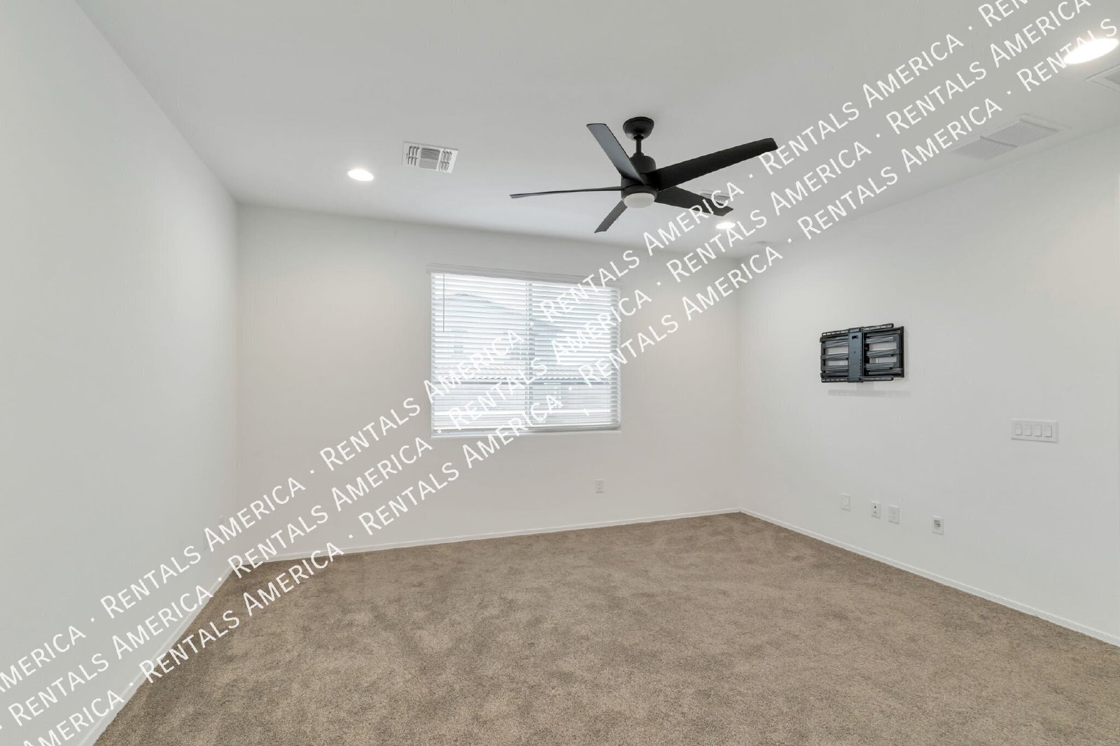 Beautiful 4 bedroom house in Vail AZ property image