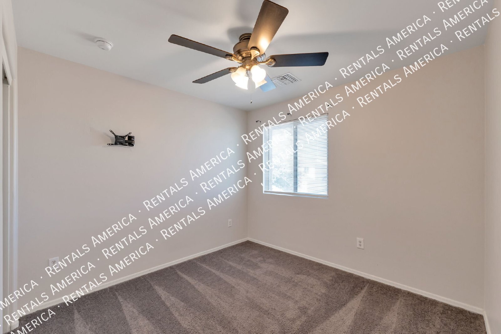 4 Bedroom Two Story Home with Loft in Green Valley property image