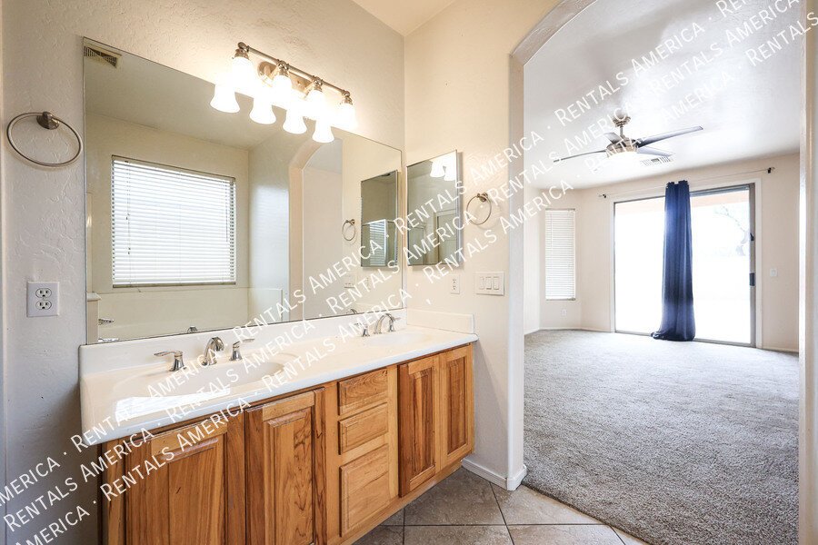 MOVE IN SPECIAL!!!! Available Now in Queen Creek! property image