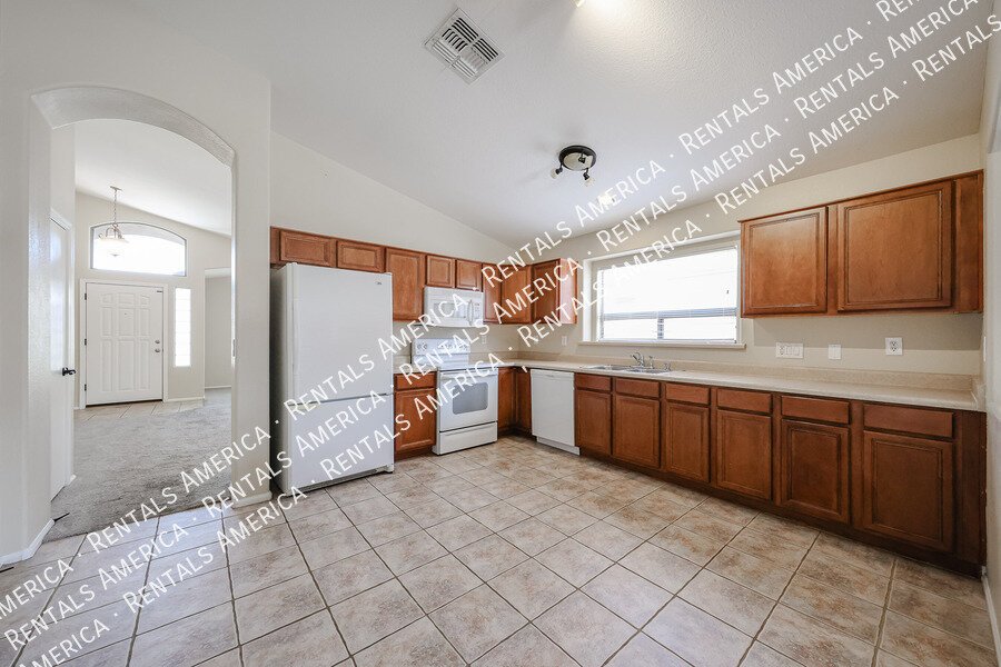 1 month free with a 15-month lease! property image