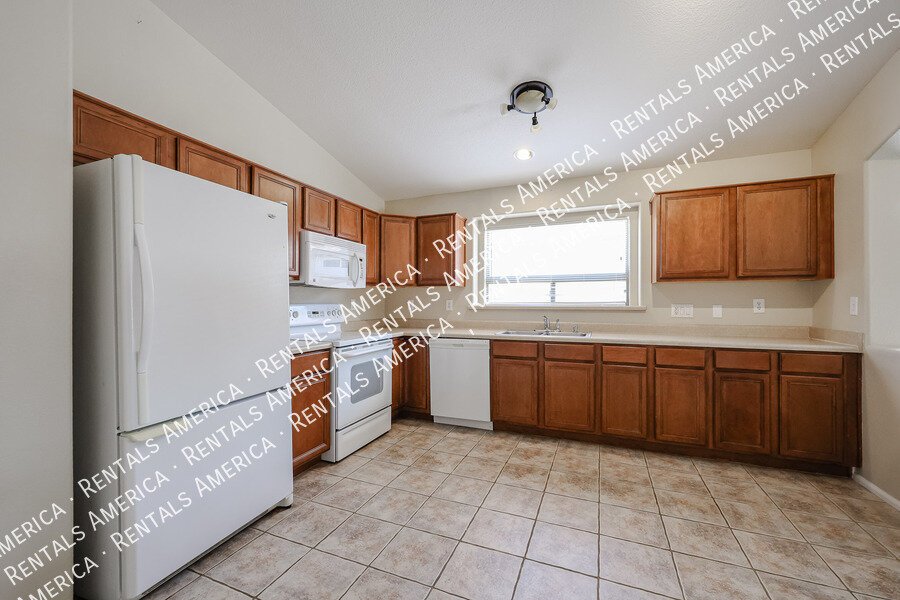 1 month free with a 15-month lease! property image