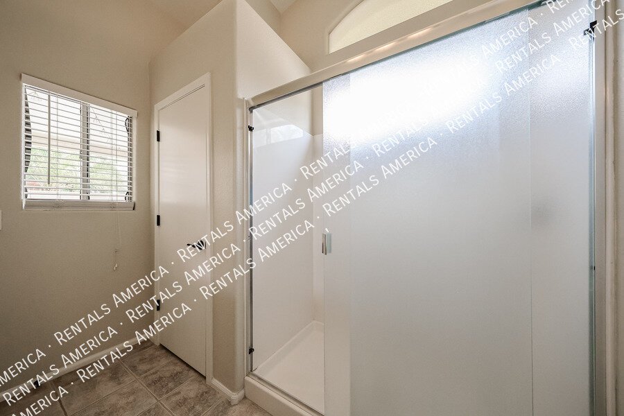 1 month free with a 15-month lease! property image