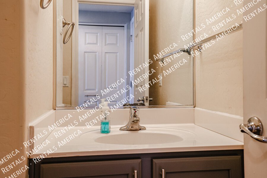 SPACIOUS 3 BEDROOM IN TOLLESON property image
