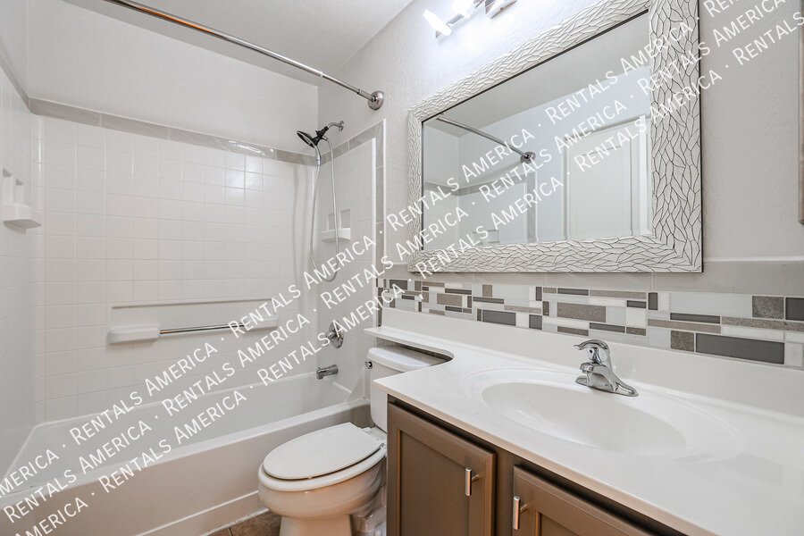 SPACIOUS 3 BEDROOM IN TOLLESON property image