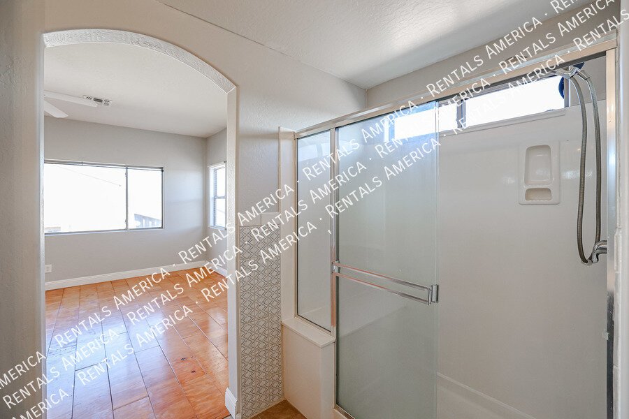 SPACIOUS 3 BEDROOM IN TOLLESON property image