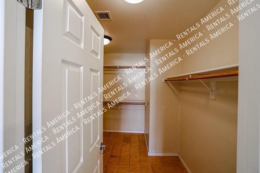 SPACIOUS 3 BEDROOM IN TOLLESON property image