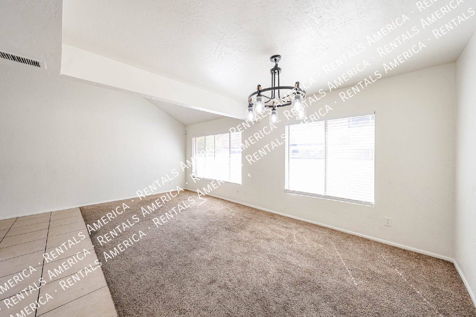 Spacious 4-Bedroom Townhome 2-Car Garage, Solar system, & Community Am property image