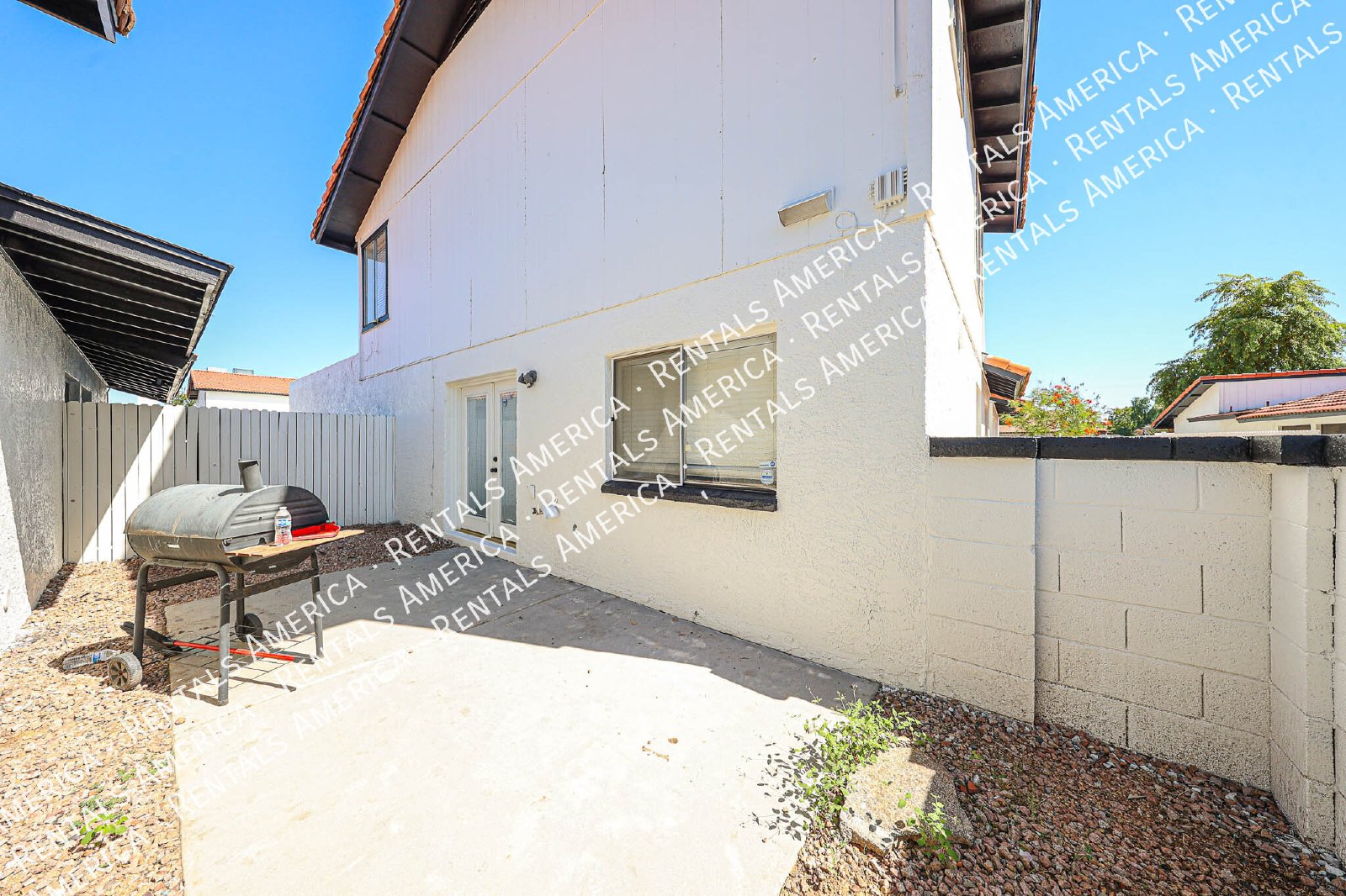 Spacious 4-Bedroom Townhome 2-Car Garage, Solar system, & Community Am property image
