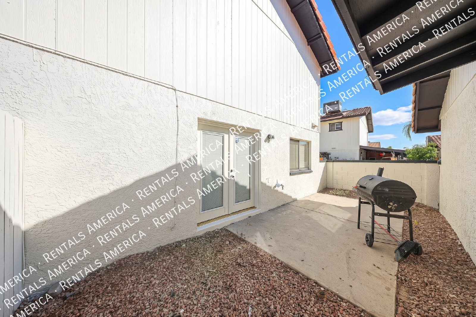 Spacious 4-Bedroom Townhome 2-Car Garage, Solar system, & Community Am property image
